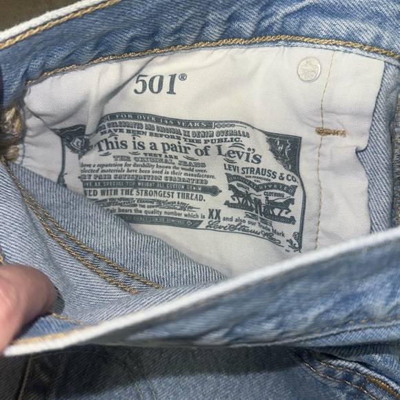 Levi’s 501 Button Fly Shorts - Picture 5 of 5